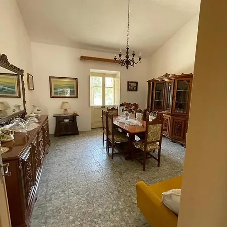 Lu Chissoni - Vecchia Casa Padronale Gallurese Luogosanto